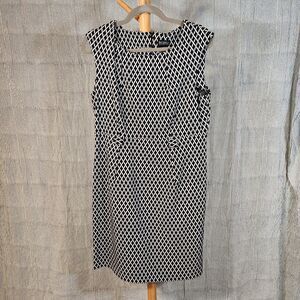 Soho Apparel $75 Size 14 Black White Geometric Cap Sleeve Stretch Midi Dress